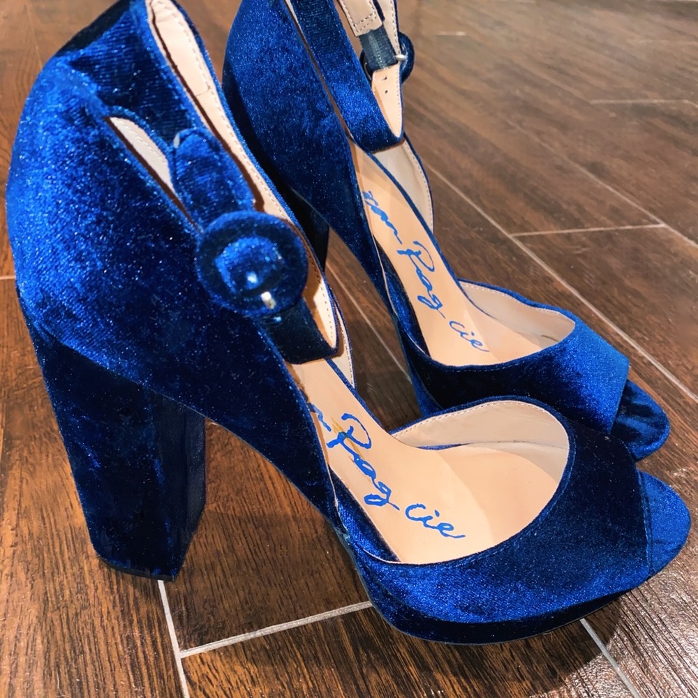 American Rag Platform Velvet Heels Size 9